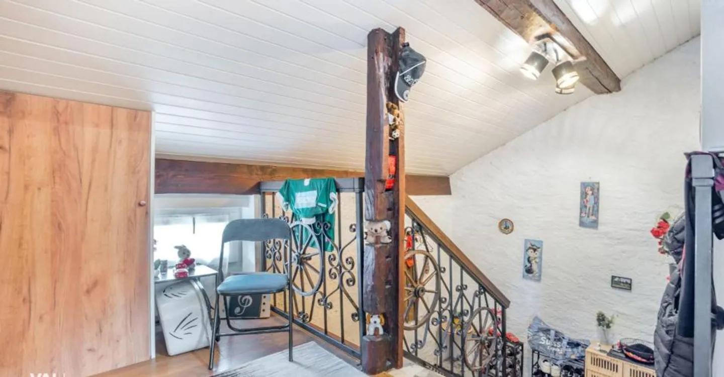 Kleines Gebäude im Herzen des Dorfes mit einer Bruttorendite von 4,5 % - Foto 7 von 12