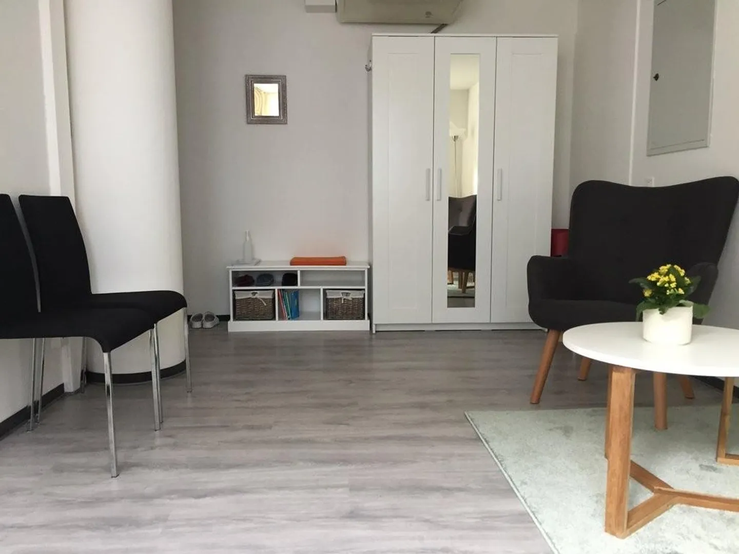 Attractive office space in a central location in Wetzikon - Photo 2 of 4