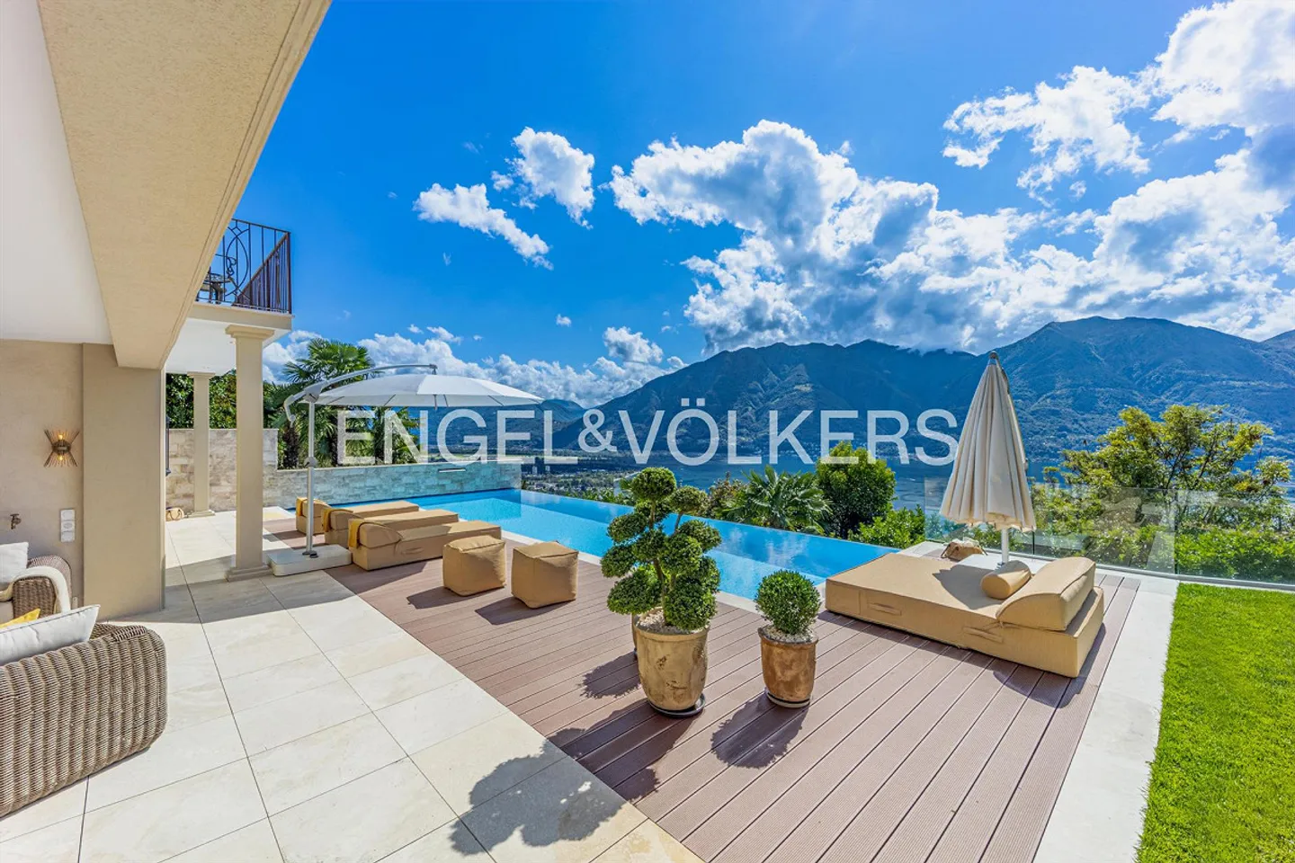 Nuova villa con privacy, vista lago e puro lusso - Foto 2 di 25