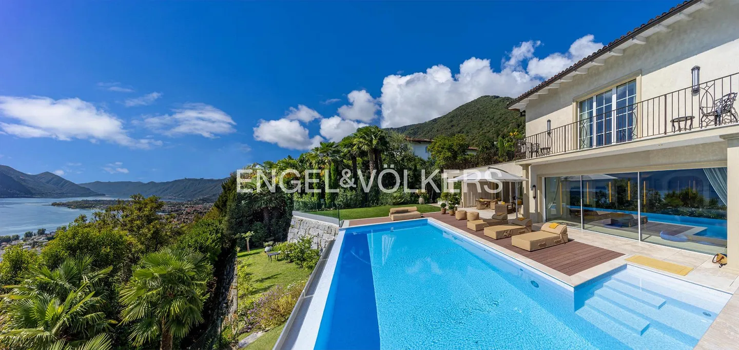 Nuova villa con privacy, vista lago e puro lusso - Foto 1 di 25