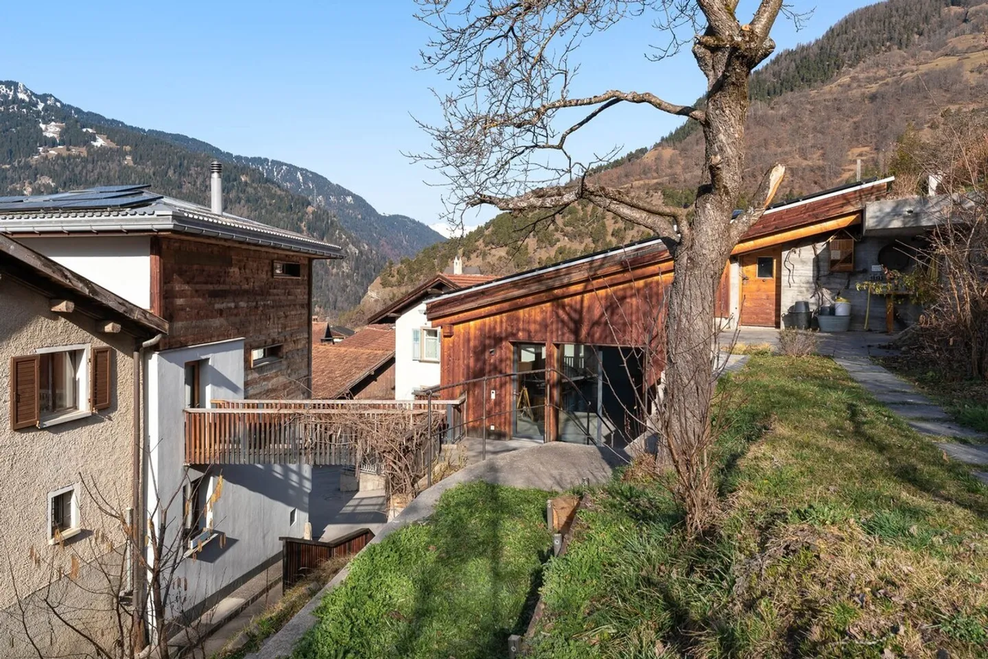 Wohnen zwischen Tradition und moderner Architektur - Photo 12 of 13