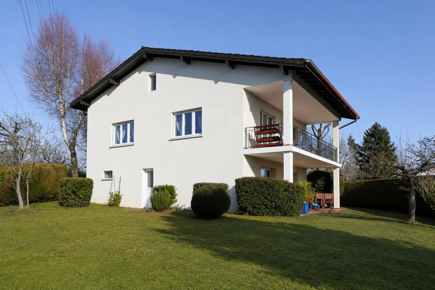 Spacious Villa in Quiet Area - Photo 1 of 4
