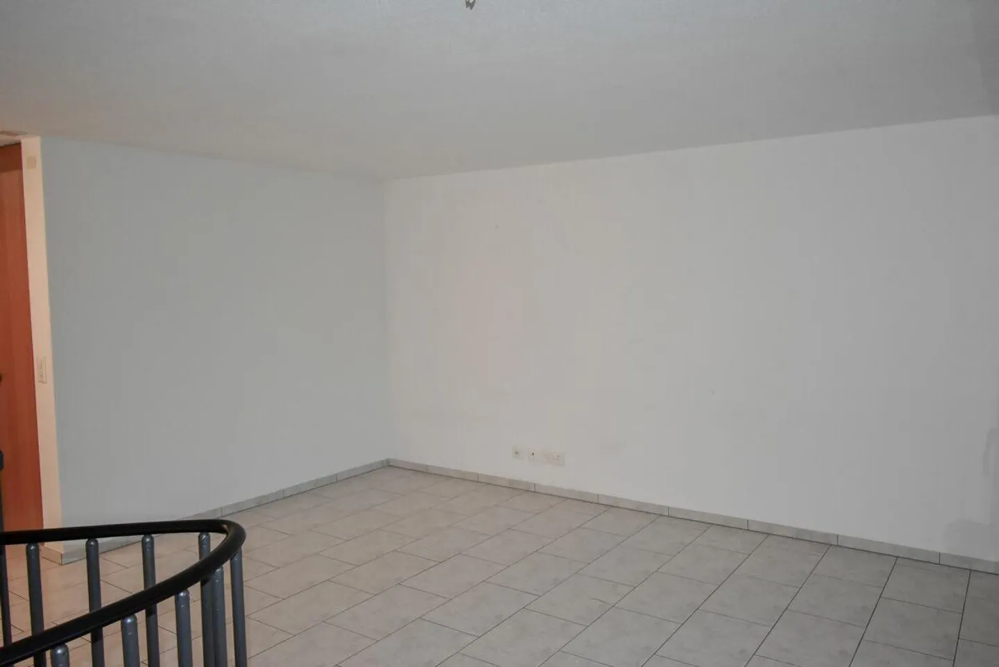 City-Close Living - 2 Room Apartment on Two Floors - Photo 5 of 9