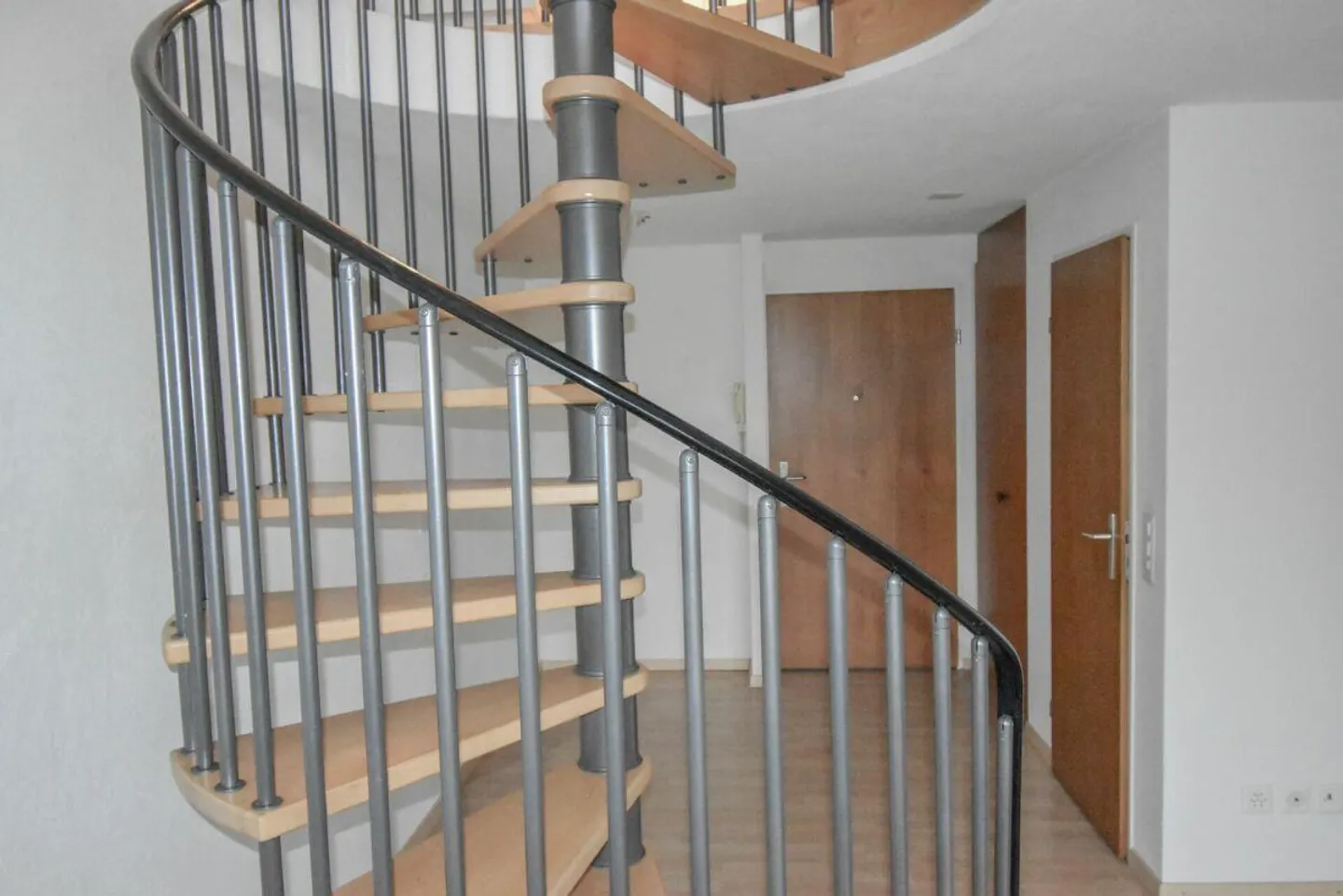 City-Close Living - 2 Room Apartment on Two Floors - Photo 8 of 9