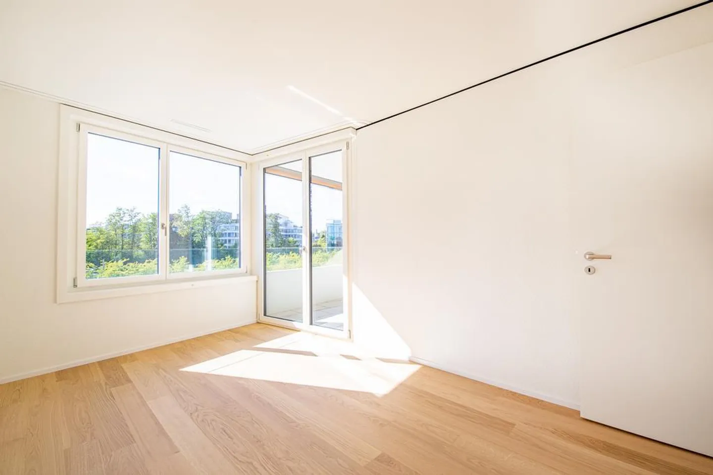 Urban Living in Zurich - Photo 6 of 8