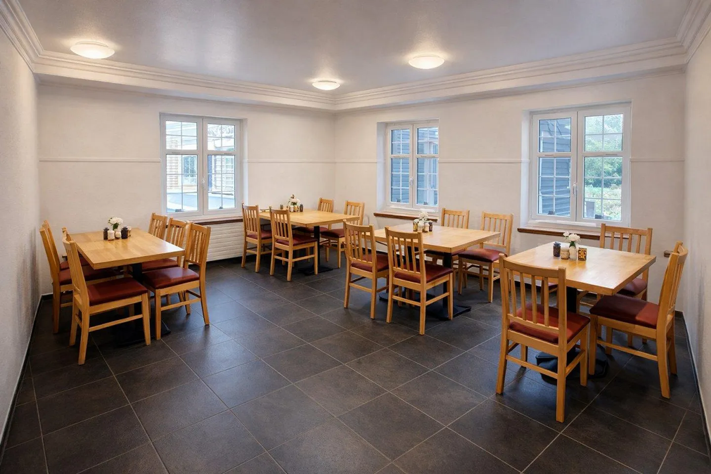 Restaurant with garden terrace for rent - centrally located in Pratteln - Photo 4 of 11