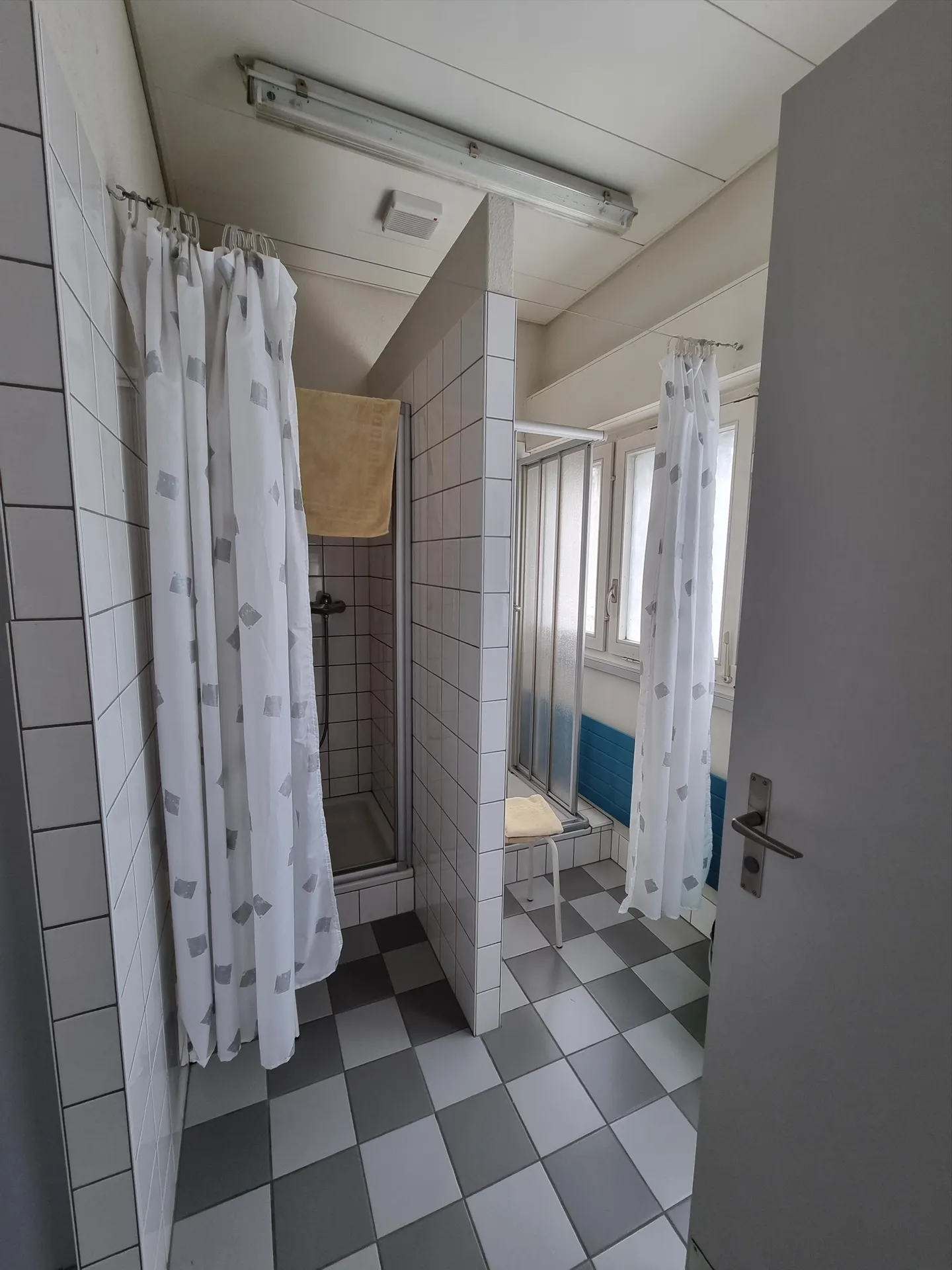 Immeuble mixte à louer - Photo 7 sur 8