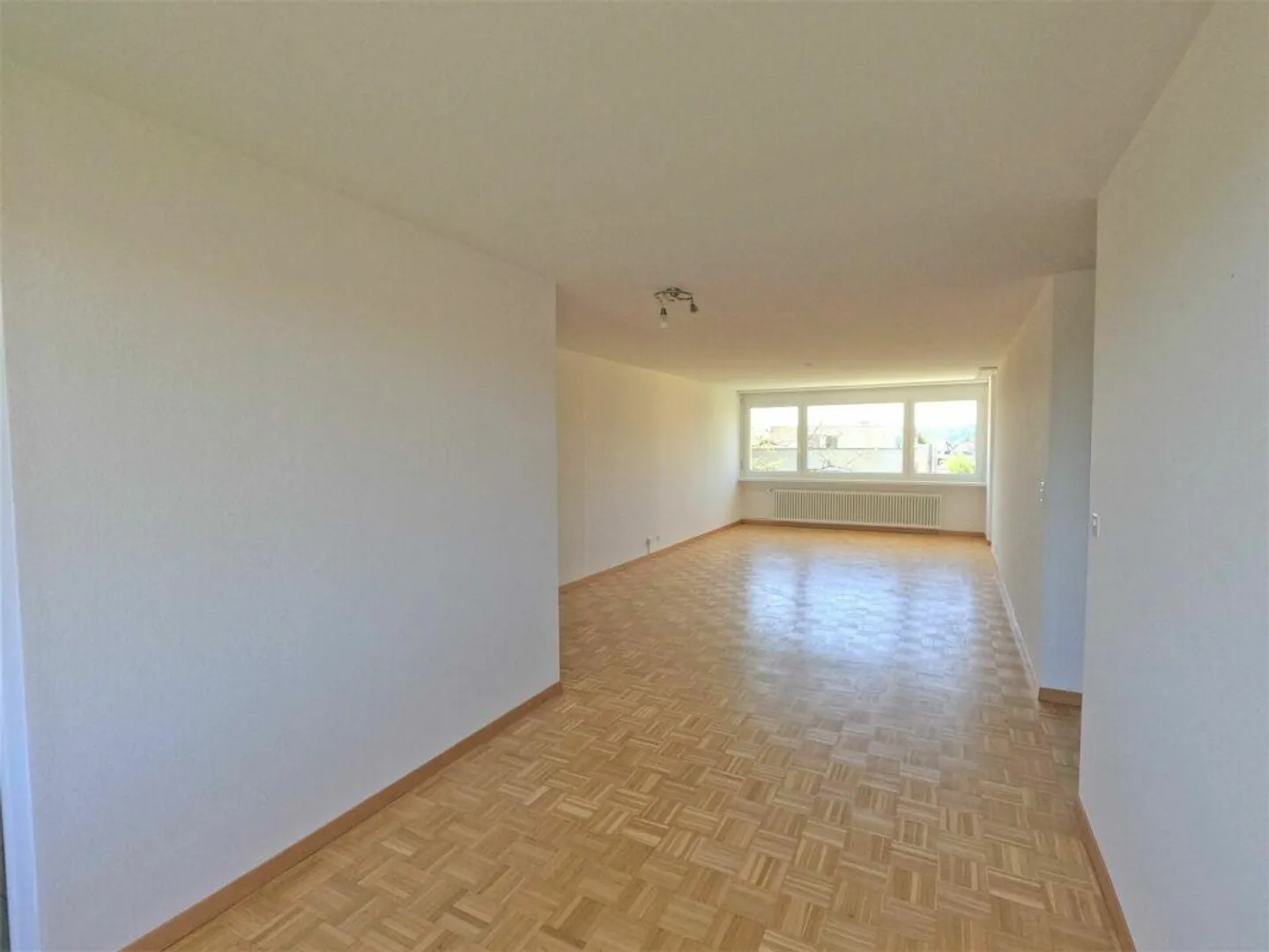 Appartement ancien familial avec balcon dans un emplacement calme - Photo 6 sur 11