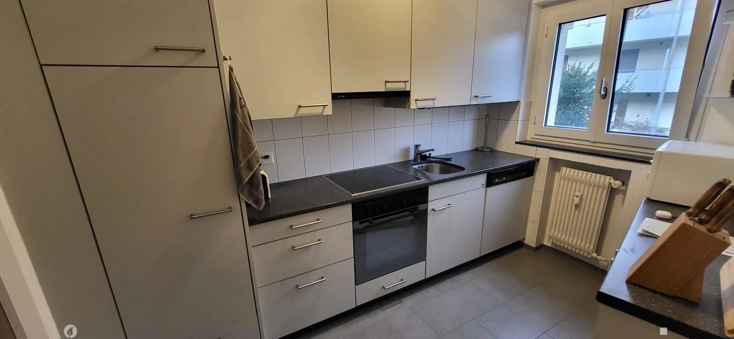 3-room apartment on the high ground floor with balcony in Biel - Photo 1 of 19