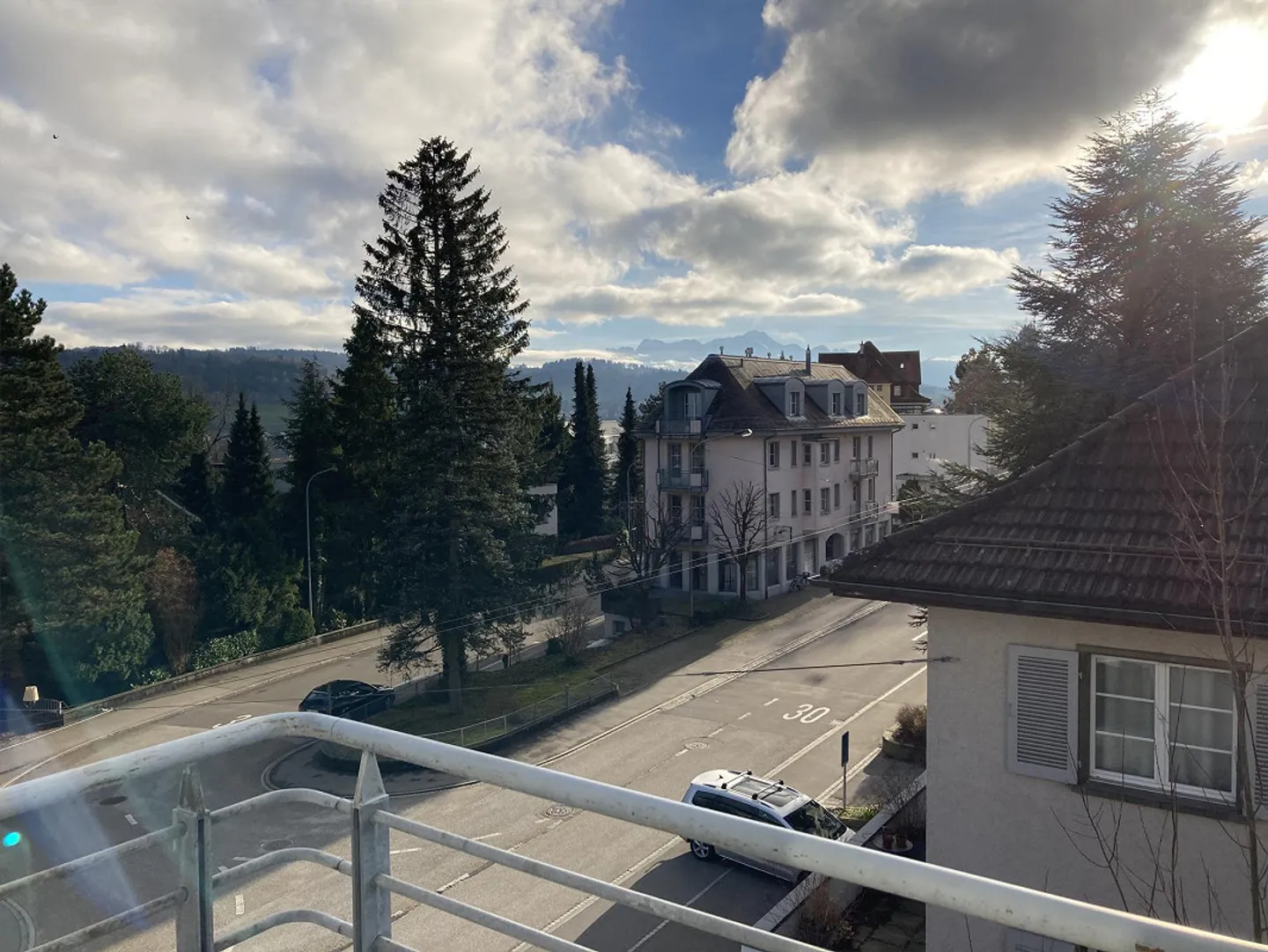 Proche de HSG : Belle, lumineuse et calme appartement sous les combles de 2 pièces - Photo 6 sur 6