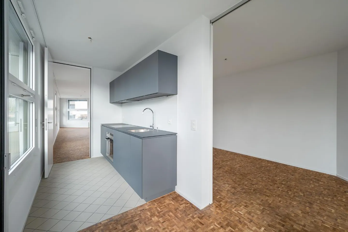 3 Room Apartment - Photo 4 of 5
