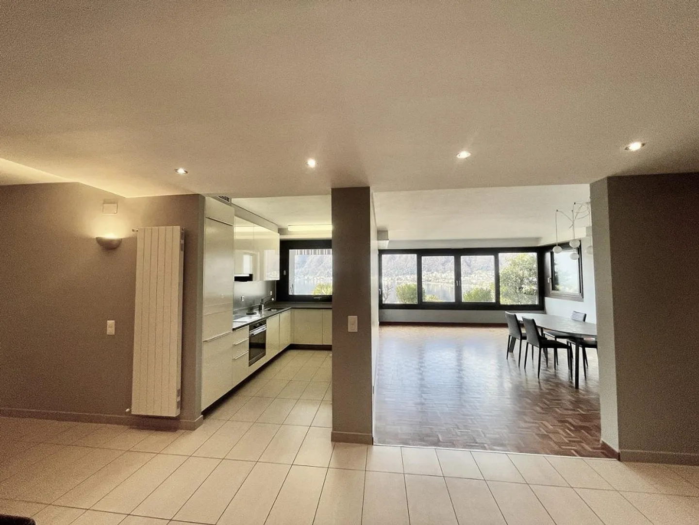 Appartement élégant avec vue sur le lac - Photo 1 sur 9