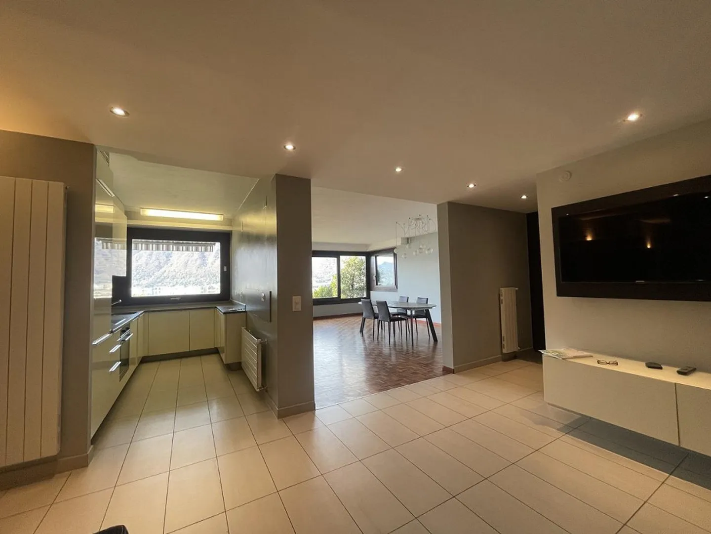 Appartement élégant avec vue sur le lac - Photo 4 sur 9