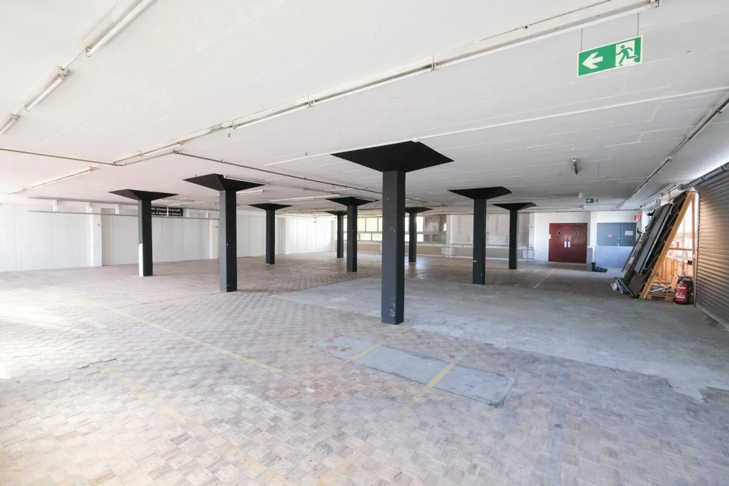 Warehouse space for rent - Photo 1 of 5