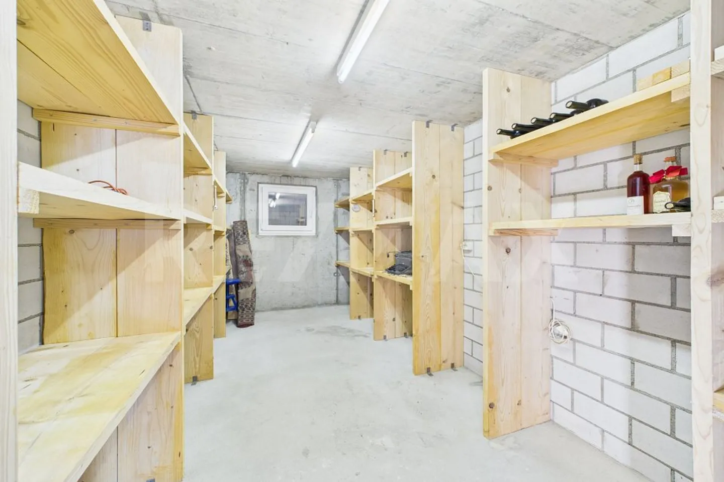 Modern Family Home with Vineyard - Photo 9 of 13