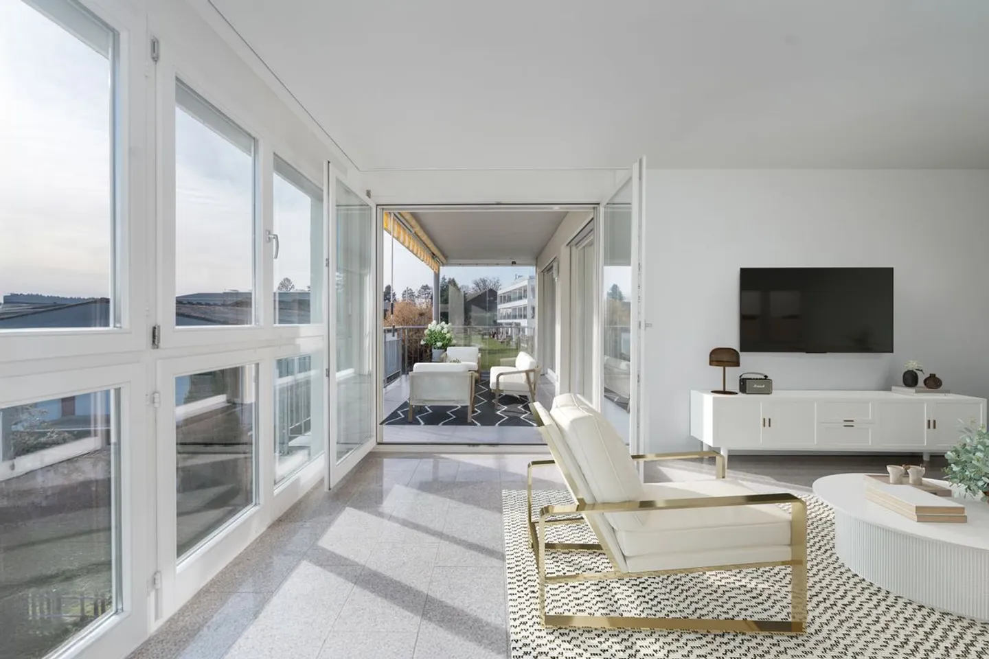 Modern 4½-Room Apartment - Photo 2 of 10