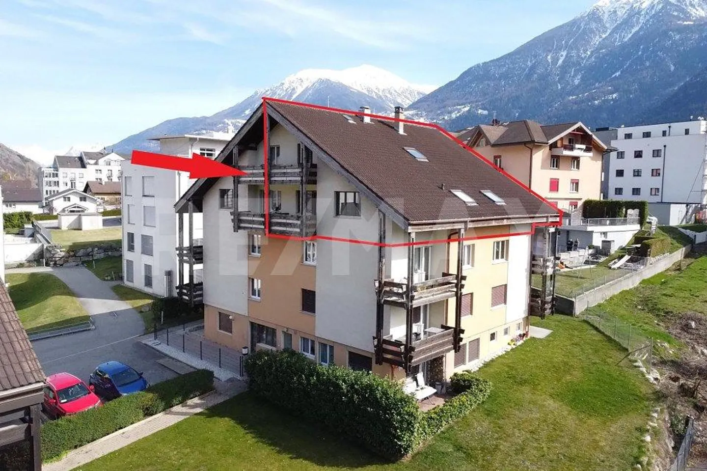 Spacious 5.5-room maisonette with development potential & prime location - Photo 1 of 13