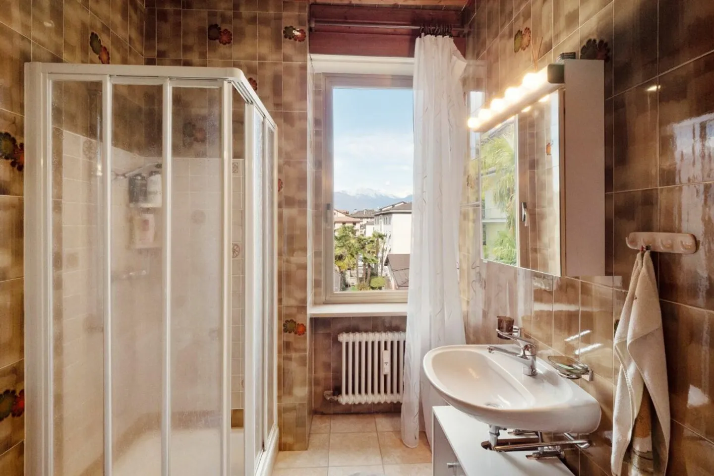 DIRECTLY ON LAKE MAGGIORE A UN PREZZO BARGAIN - Foto 6 di 9