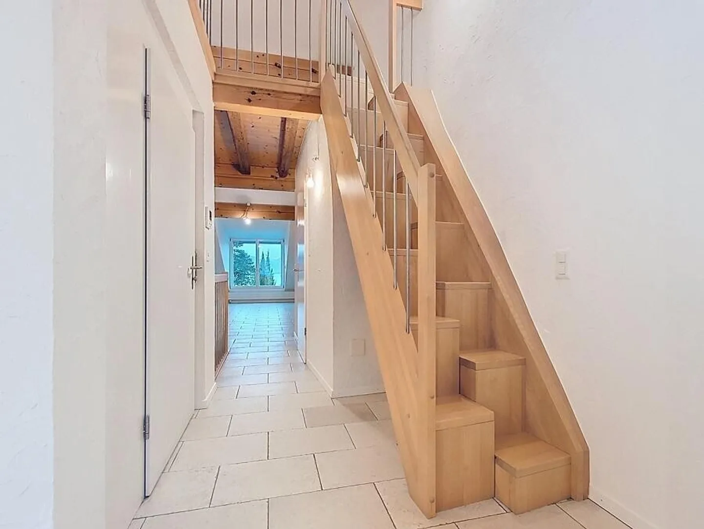 Apartment for rent - Photo 2 of 9