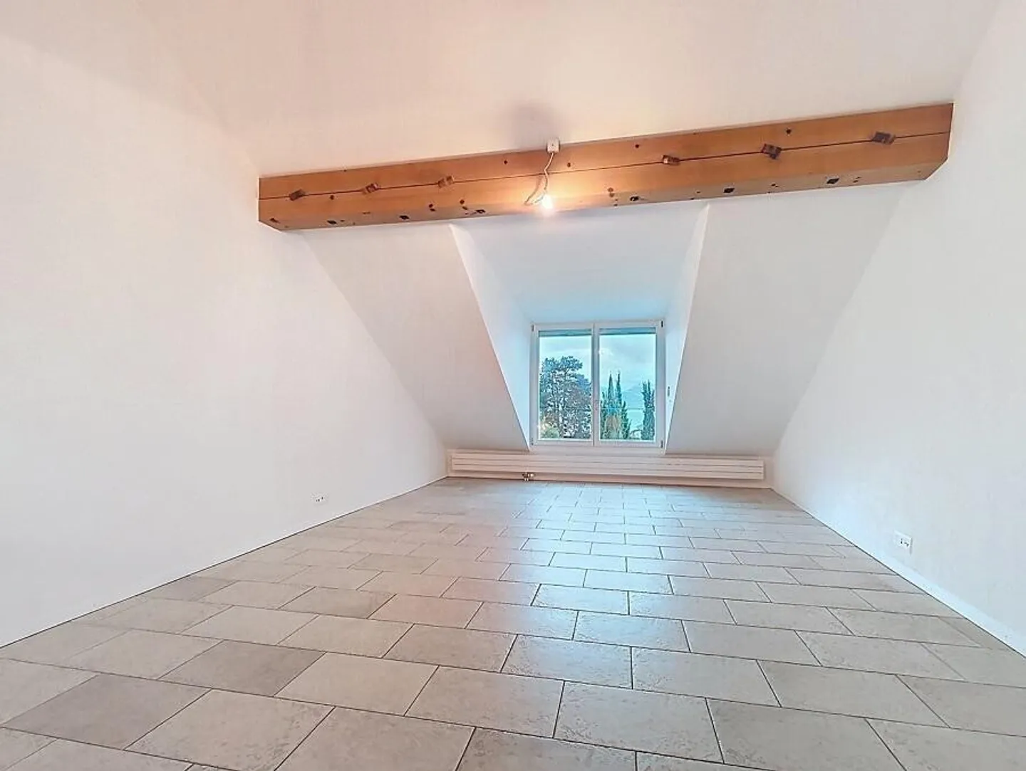 Apartment for rent - Photo 4 of 9