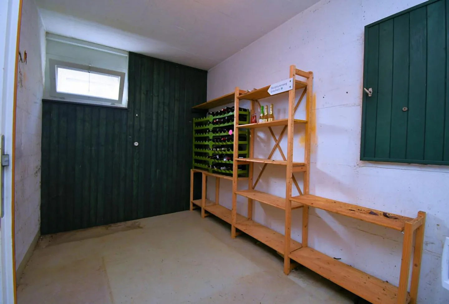 Terrassenhaus mit schöner Aussicht und viel Potenzial - Photo 11 sur 17