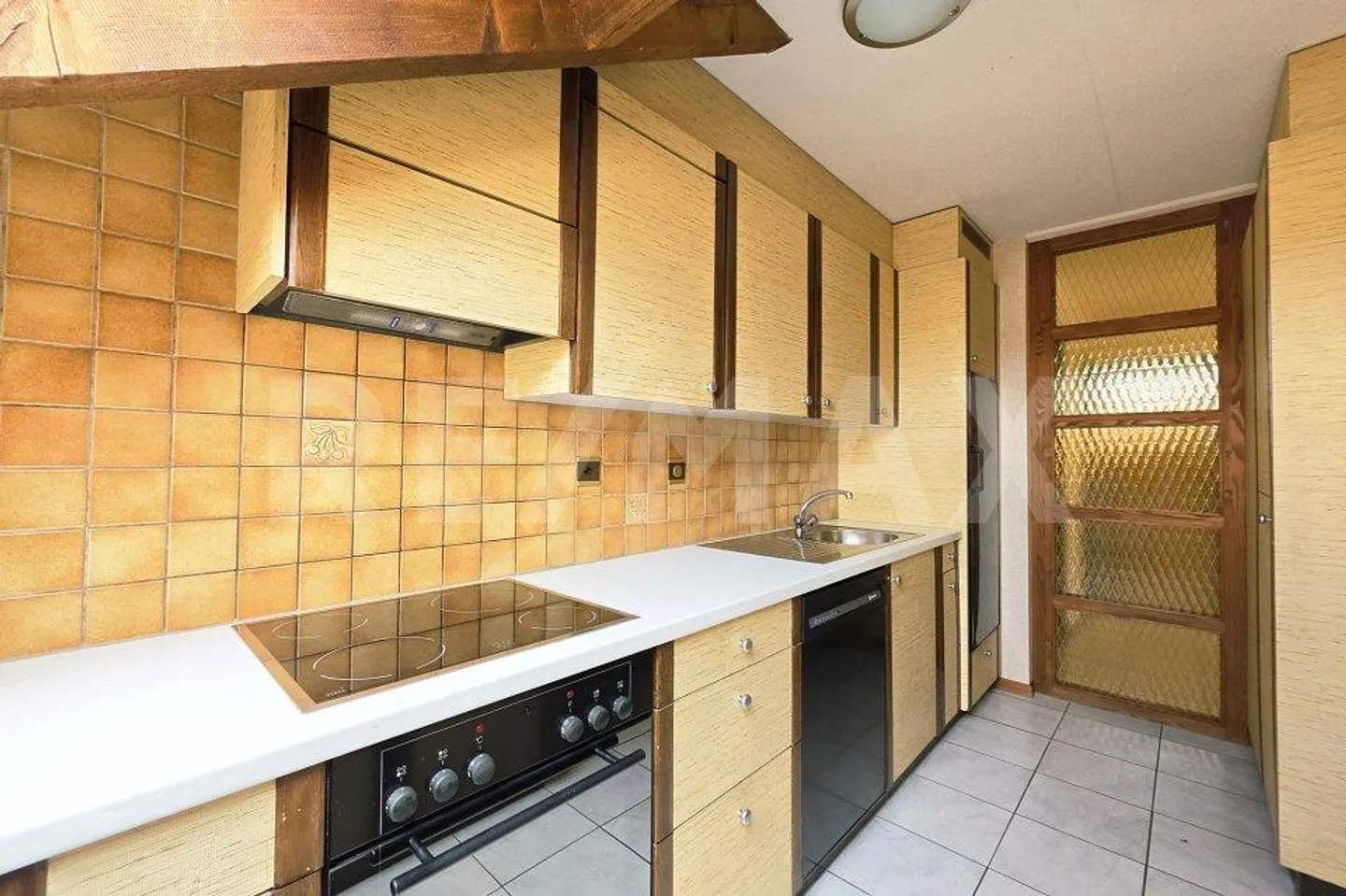 Spacious 5.5-room maisonette with development potential & prime location - Photo 5 of 13