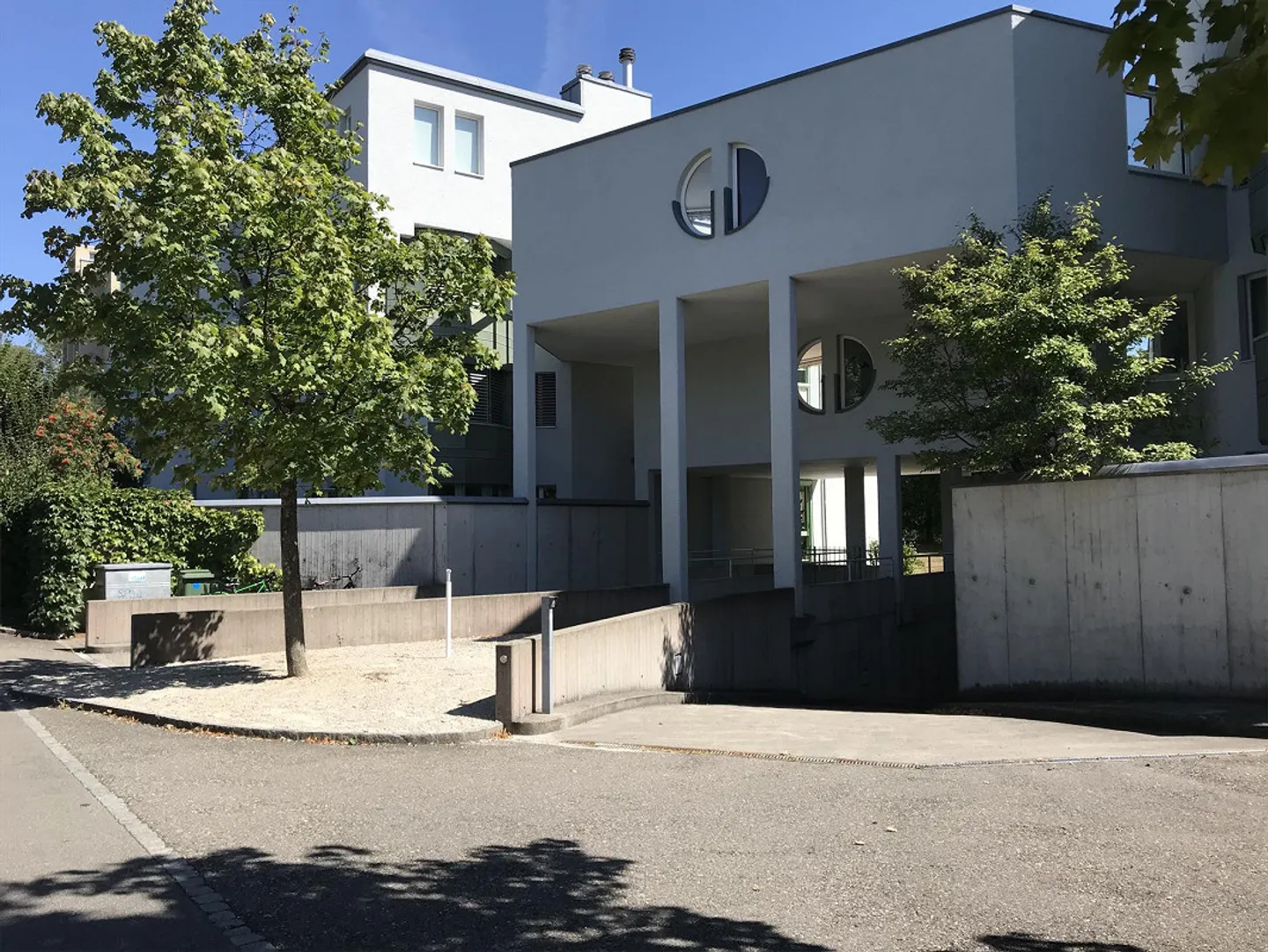 Parking space at the Cantonal Hospital Aarau - Photo 1 of 2