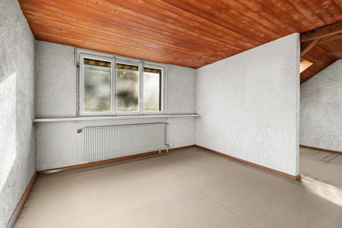 Family House in Binningen - Your Green Home with Garden - Photo 9 of 12