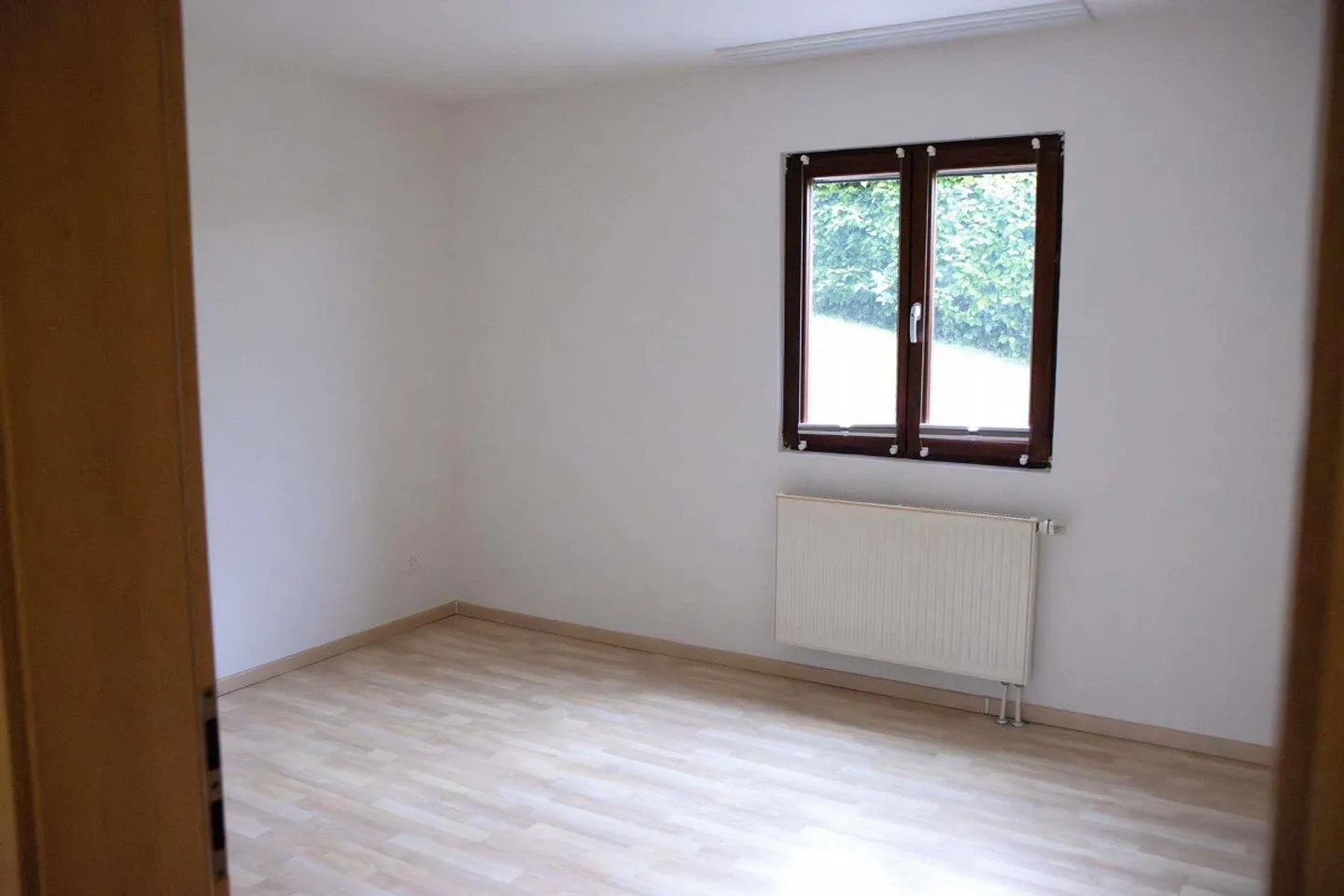 Grosszügiges 8.5-Zimmer-Einfamilienhaus mit Einliegerwohnung im Erd... - Foto 5 von 25