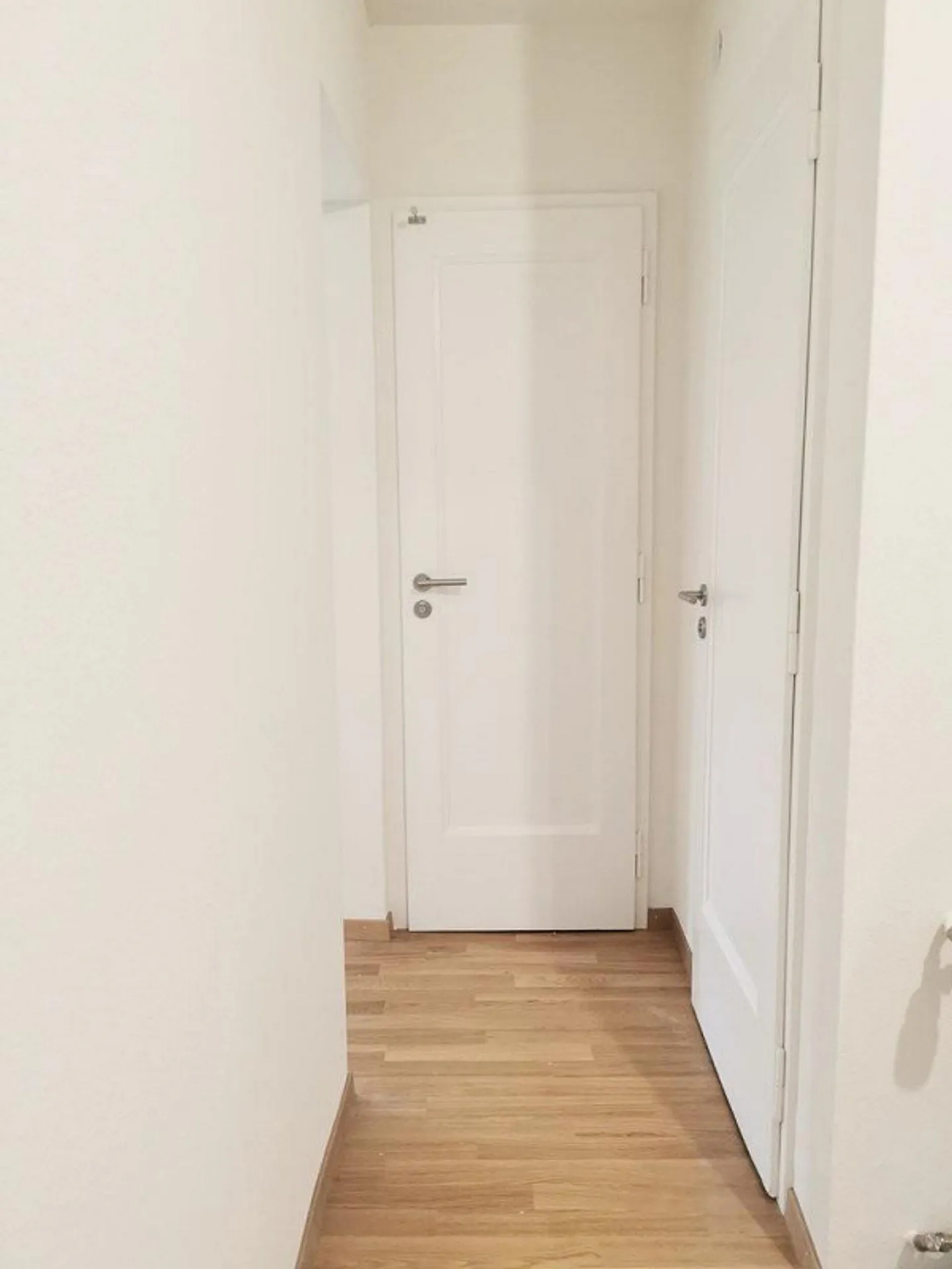 Recently renovated and ideally located apartment - Photo 5 of 10