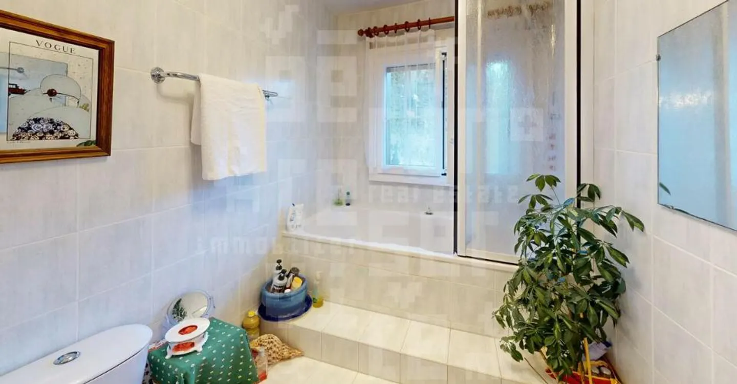 Spacious Apartment Near Ski Slopes - Photo 7 of 13