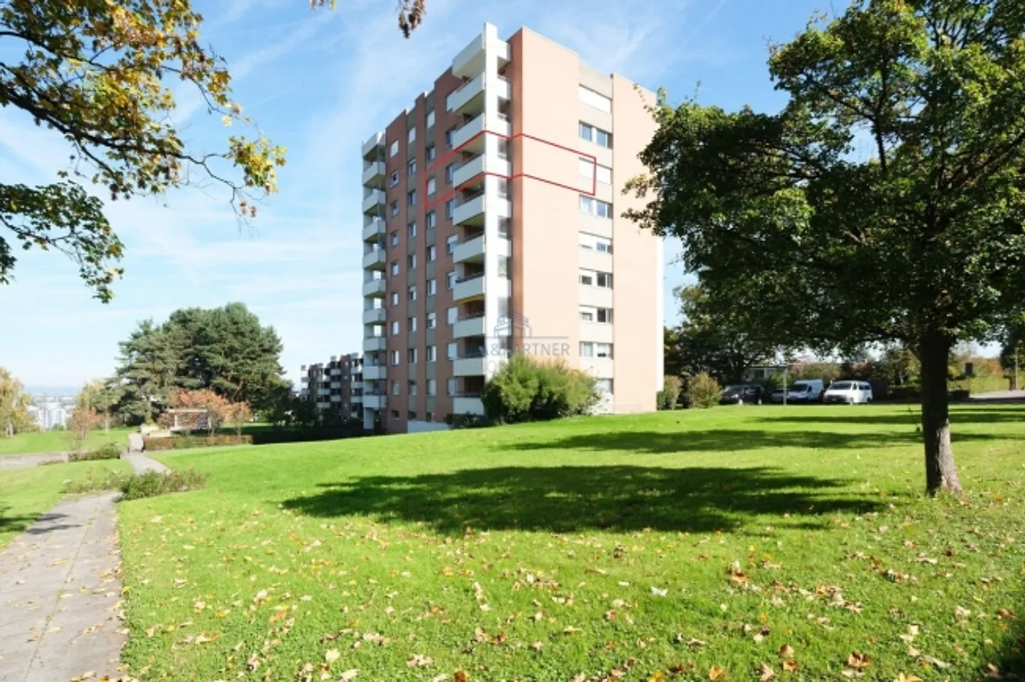 Haut au-dessus de Binningen - charmant appartement de 3,5 pièces avec vue imprenable - Photo 1 sur 12