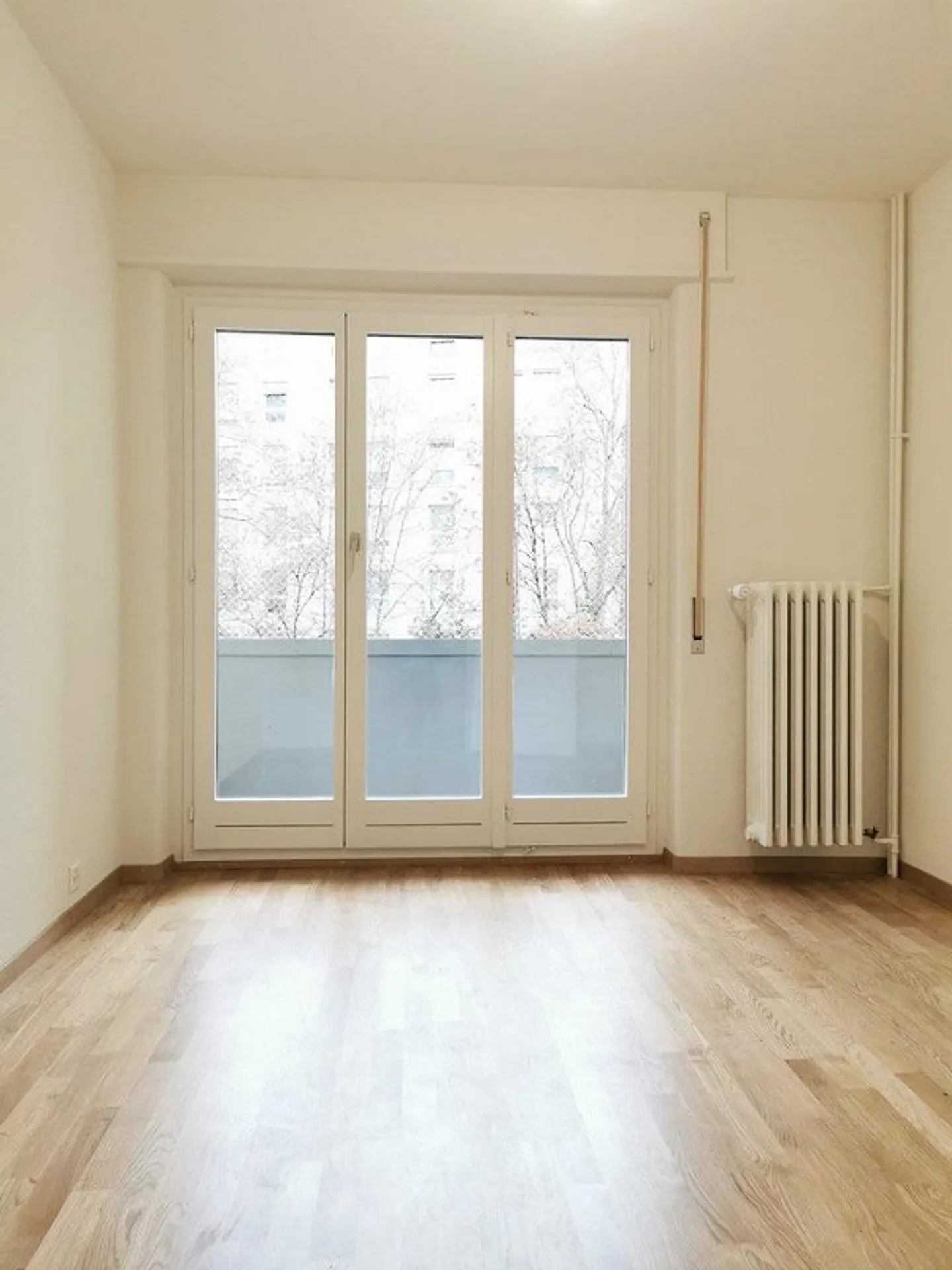 Recently renovated and ideally located apartment - Photo 8 of 10