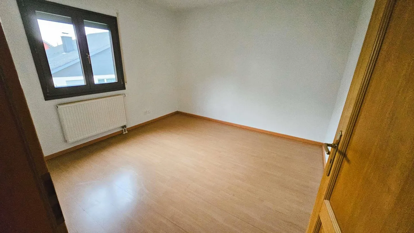 Grosszügiges 8.5-Zimmer-Einfamilienhaus mit Einliegerwohnung im Erd... - Foto 15 von 25