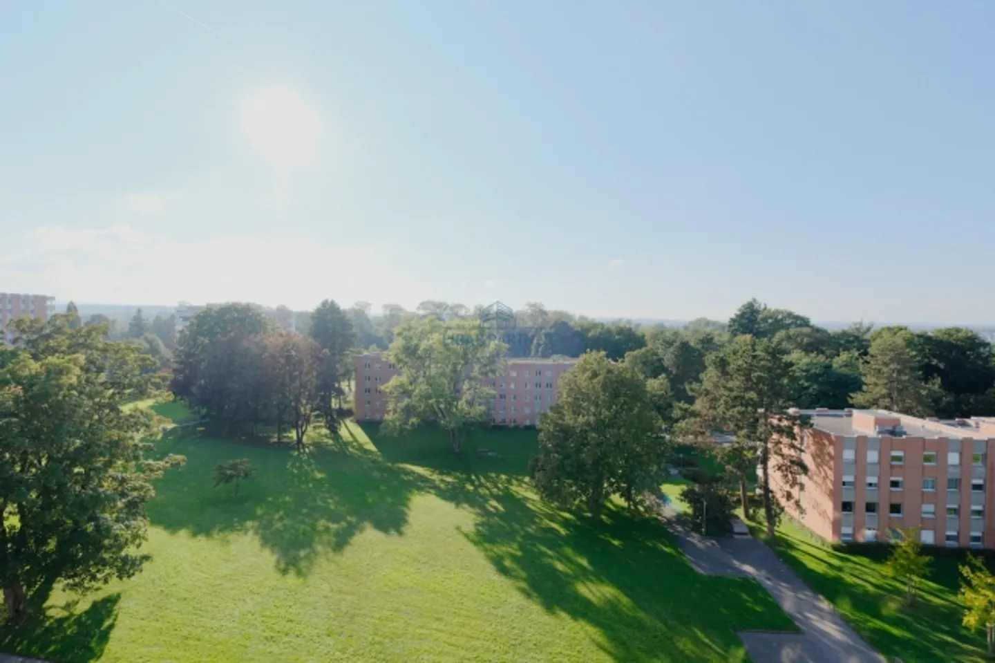 Haut au-dessus de Binningen - charmant appartement de 3,5 pièces avec vue imprenable - Photo 9 sur 12