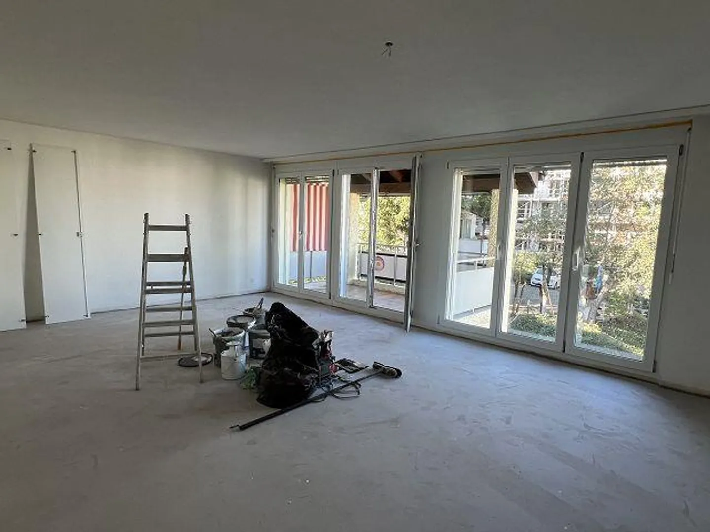 Appartement charmant et fraîchement rénové de 4,5 pièces - Photo 2 sur 10