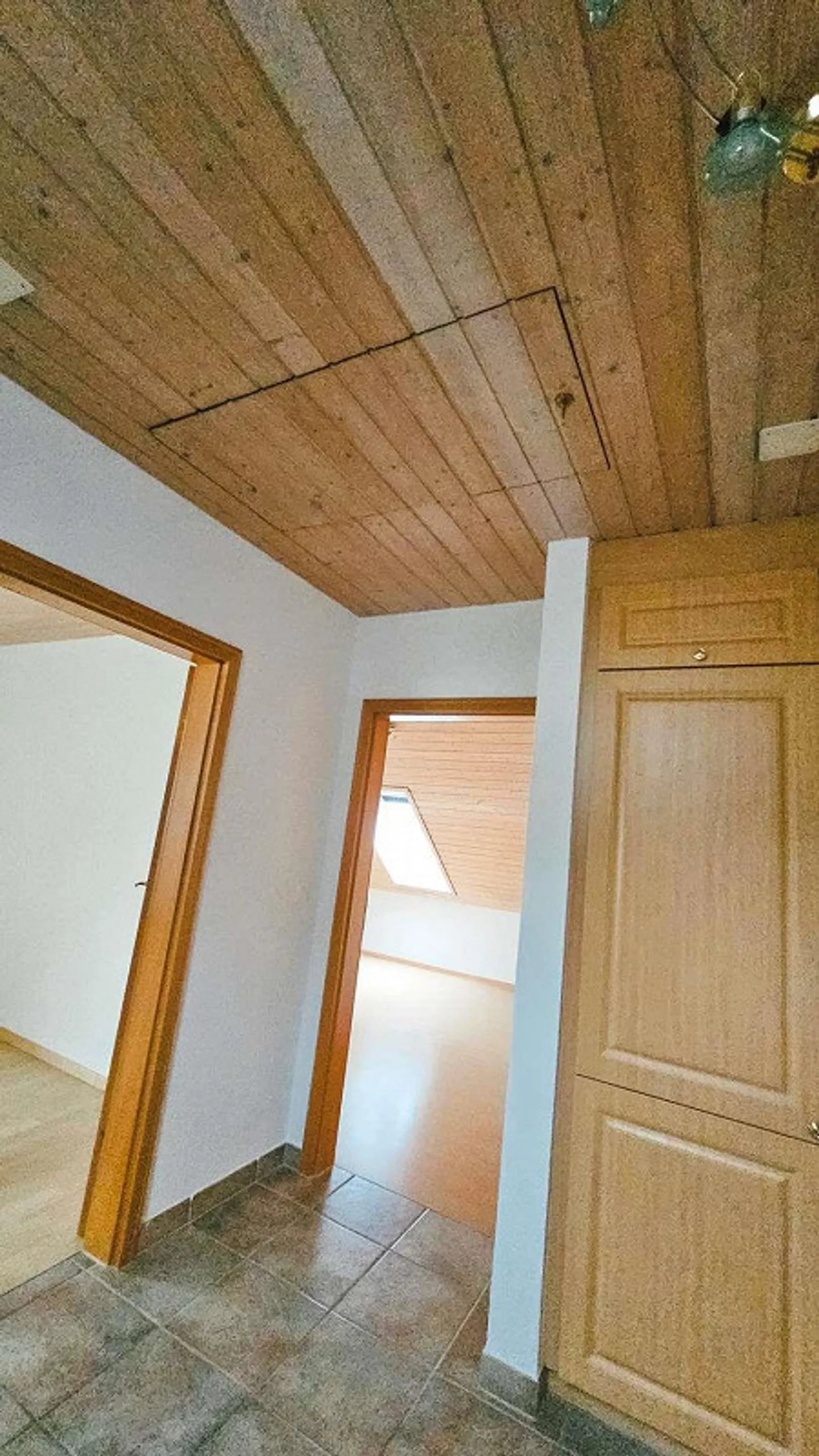Grosszügiges 8.5-Zimmer-Einfamilienhaus mit Einliegerwohnung im Erd... - Foto 21 von 25