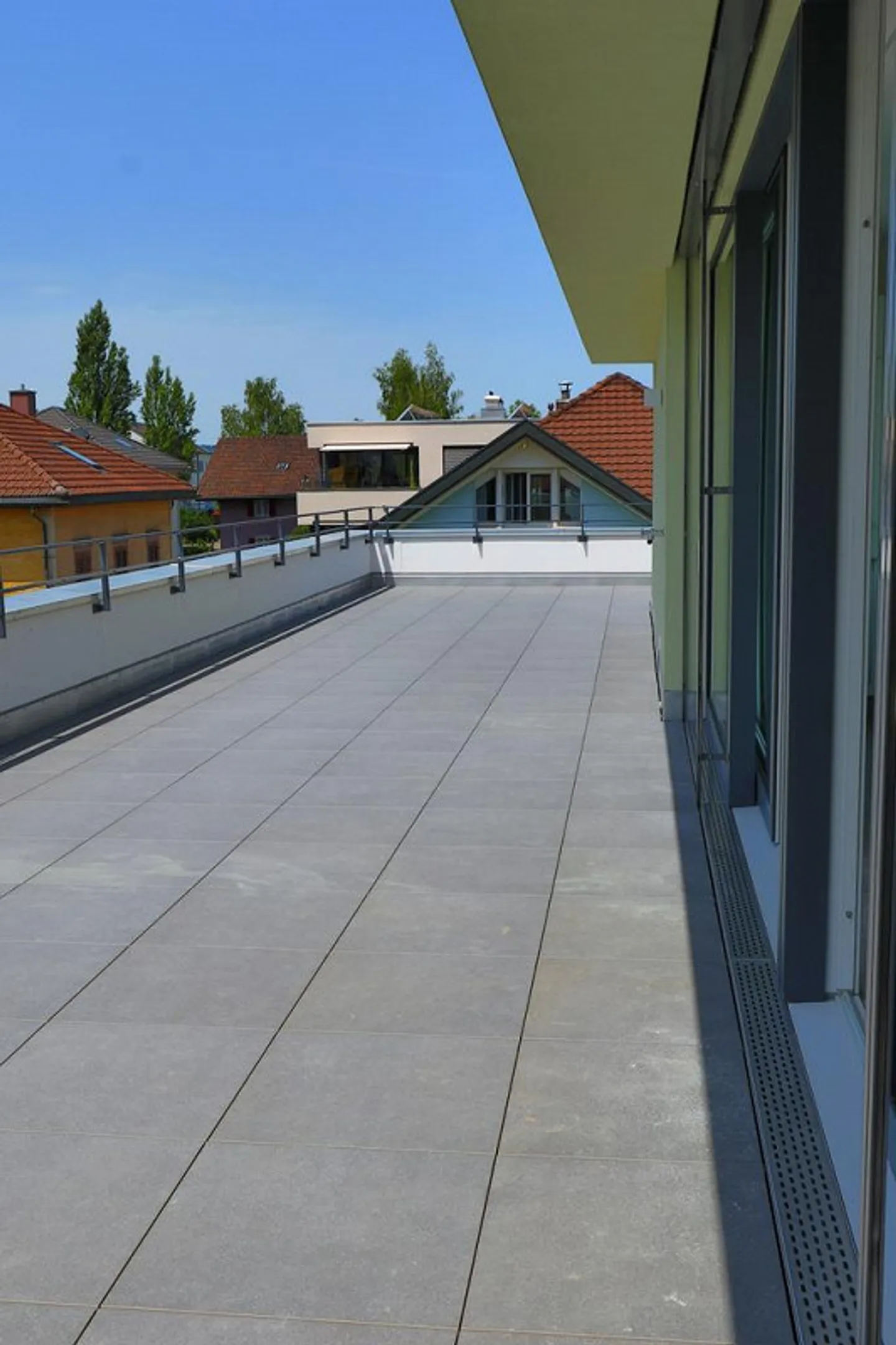 Attika Wohnung mit grosser Terrasse - Foto 7 von 8