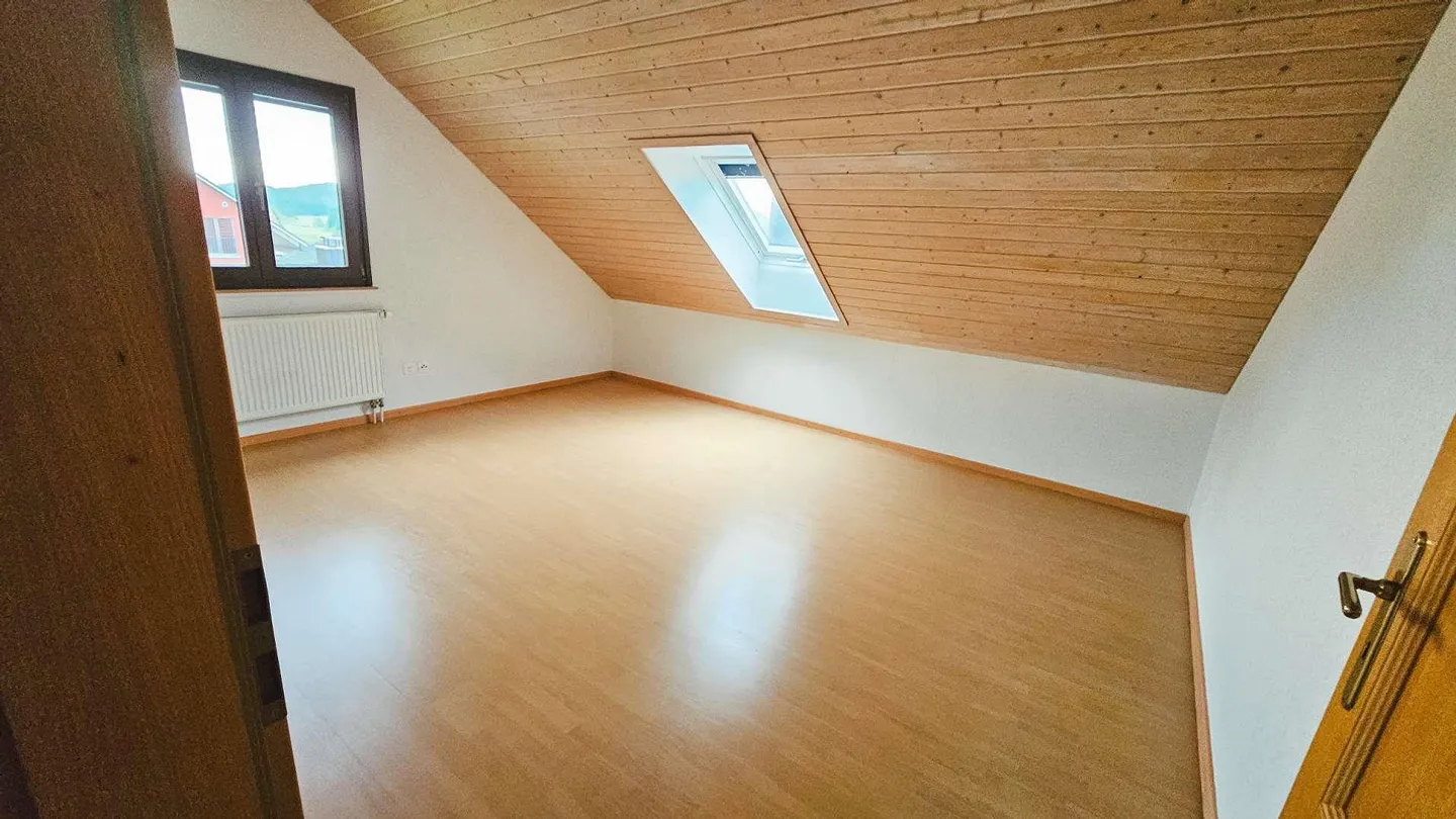 Grosszügiges 8.5-Zimmer-Einfamilienhaus mit Einliegerwohnung im Erd... - Foto 19 von 25