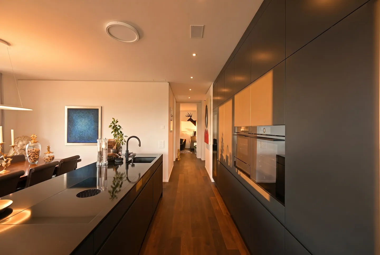 AU SOMMET | LA VUE PANORAMIQUE EMBRASSE LE LUXE - Photo 9 sur 15