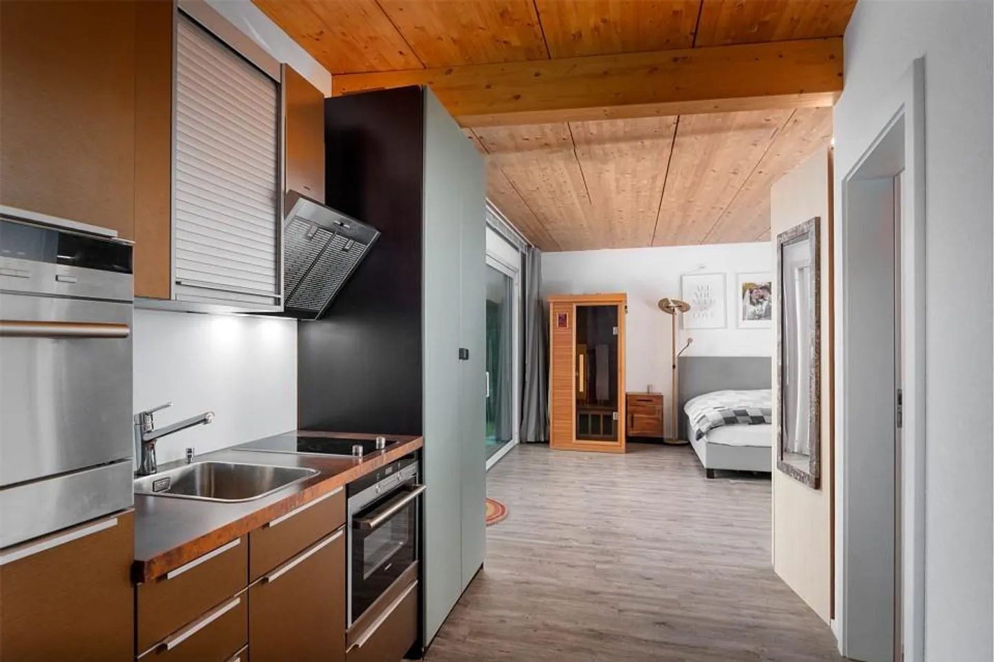 Casa indipendente moderna di 6,5 stanze, studio e potenziale di espansione - Foto 9 di 13