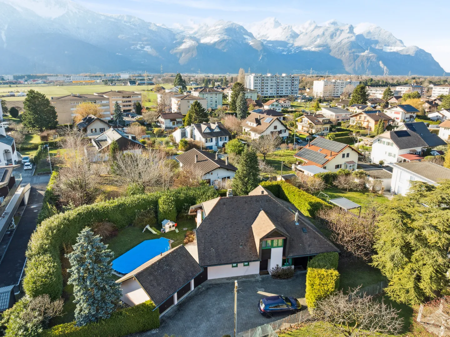 Geräumige Einzelvilla mit Pool - Foto 1 von 20