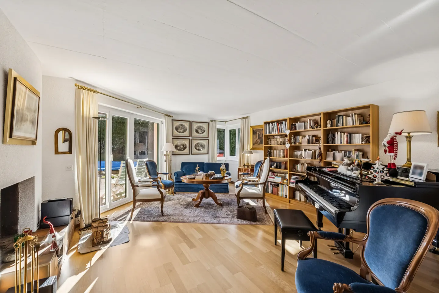 Geräumige Einzelvilla mit Pool - Foto 2 von 20