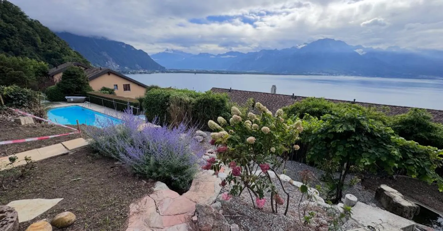 Semi-Detached Villa of 165 m² – 270° Panoramic View of Lake Geneva | Montreux - Photo 2 of 15