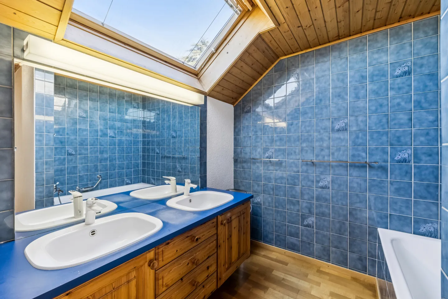 Geräumige Einzelvilla mit Pool - Foto 15 von 20