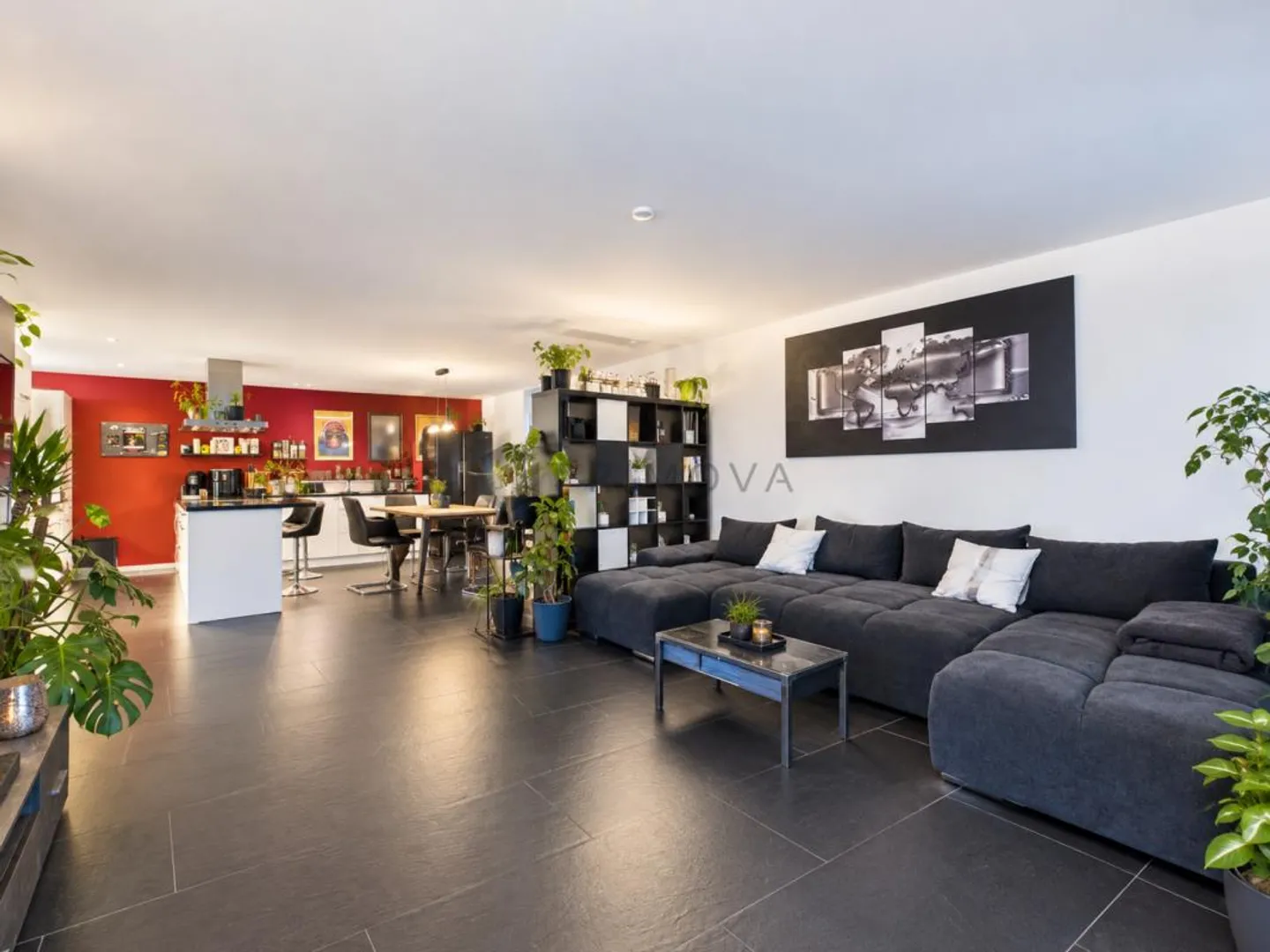 Sunny Living with a View and 50m² Private Terrace - Photo 3 of 14