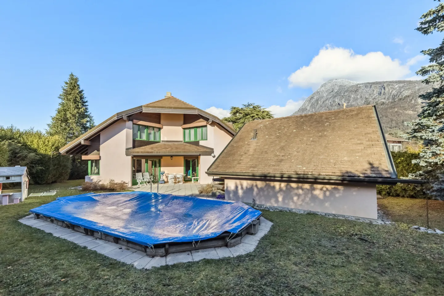 Geräumige Einzelvilla mit Pool - Foto 20 von 20