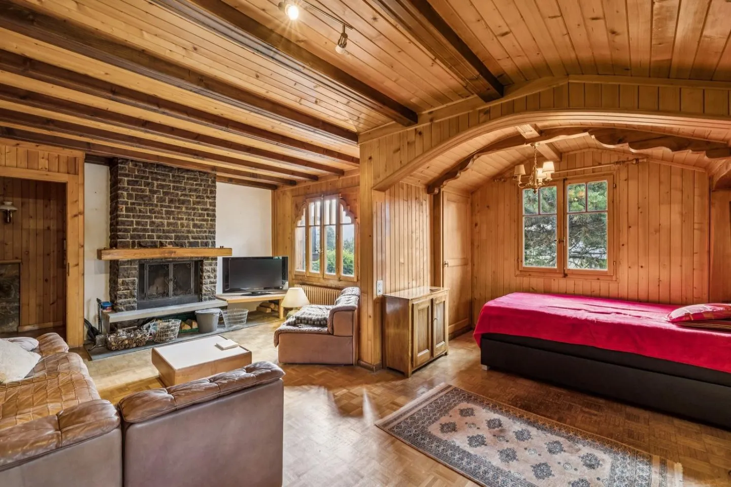 Spacious chalet with 4 apartments and spectacular view and large garden - Photo 4 of 8