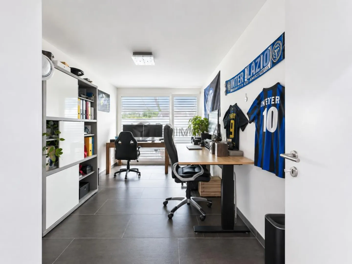 Sunny Living with a View and 50m² Private Terrace - Photo 8 of 14