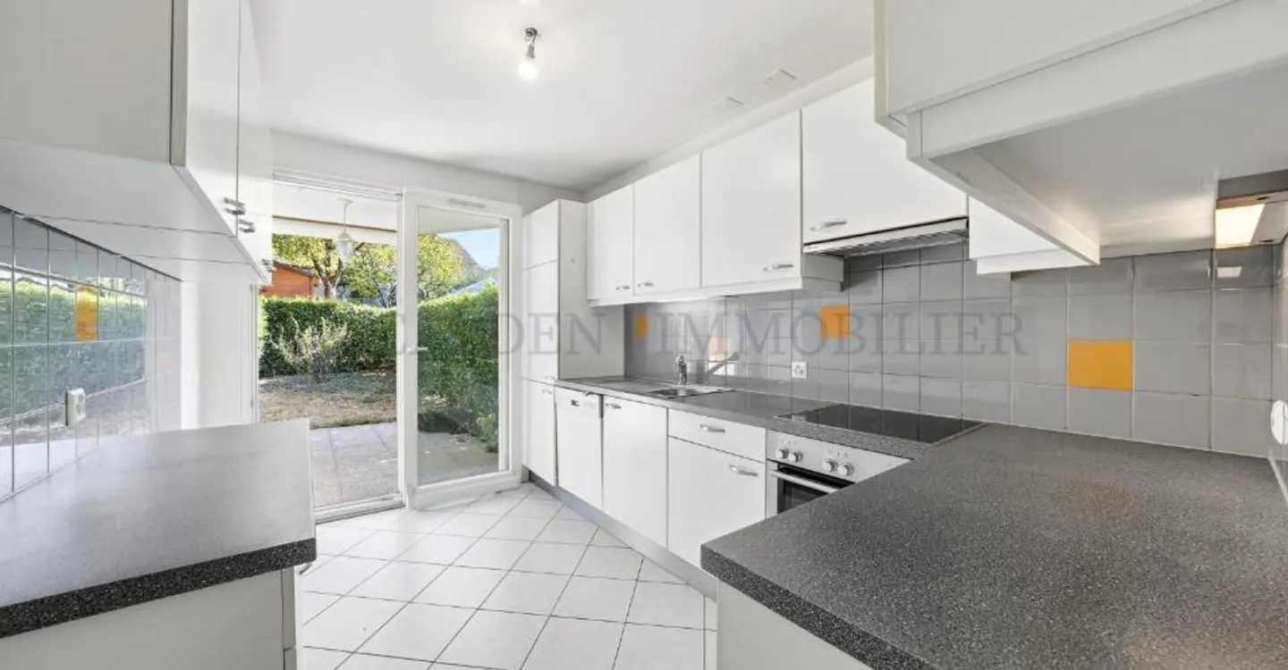 Charming Garden Apartment - Photo 2 of 7